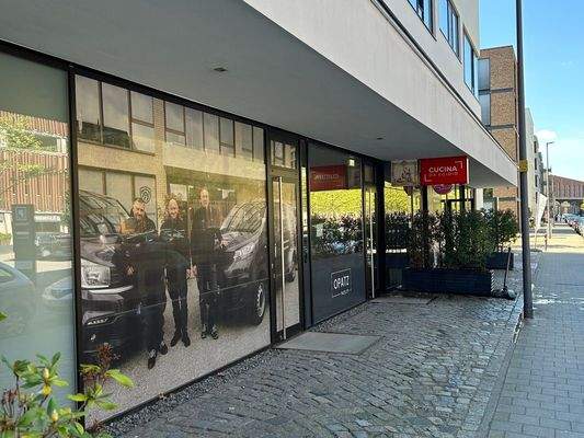 Schaufenster Straßenseite