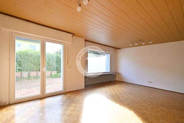 Das Wohn-/ Essimmer (Blick 2)