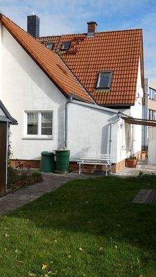 Hausansicht von der Grundstücksseite