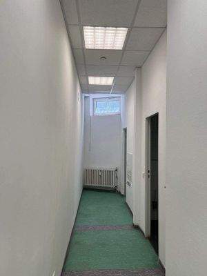 Ladenfläche - 6.JPG