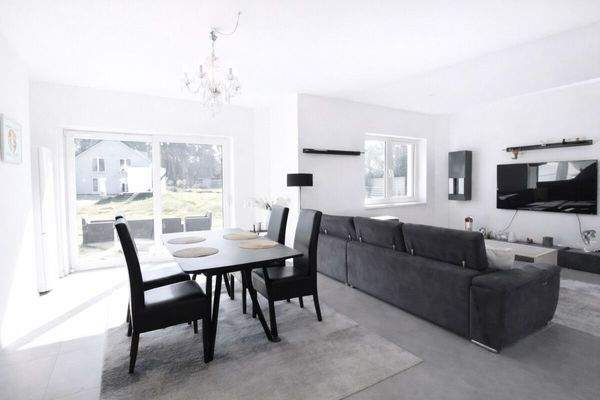 Wohn-/Esszimmer (EG)