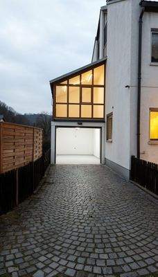 Garage mit Wintergarten - (KI generiert)