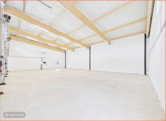 Halle-Innenansicht 1