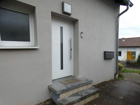 Hauseingang (EG und OG)
