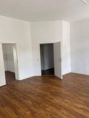 Wohnzimmer und Küche.jpg