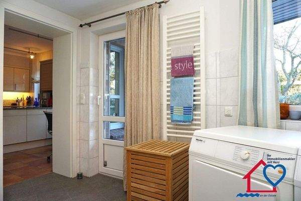 EG HWR Zugang Terrasse 2 Küche.JPG