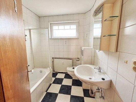 Badezimmer im EG.jpg