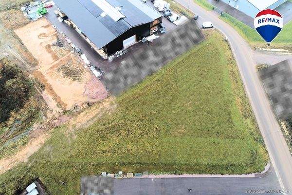 RE/MAX Immobilien DeLux Grundstück zu verkaufen in Saarburg