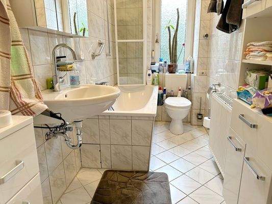 Beispiel: Helles Wannenbad