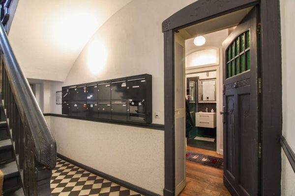 Briefkästen und Wohnungstür