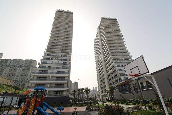 1 Bedroom Apartment in a Complex in İstanbul, Esenyurt