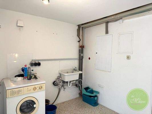 Haushaltsraum mit separatem Zugang von Außen.