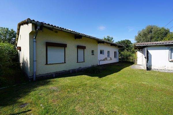 12 - Bungalow hinten.JPG