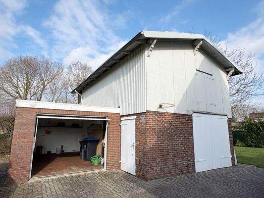 Garage und Nebengebäude