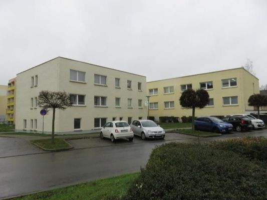 Gebäude mit Stellplätze