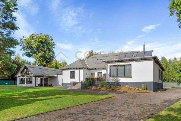 Außenansicht Vorderseite des Hauses