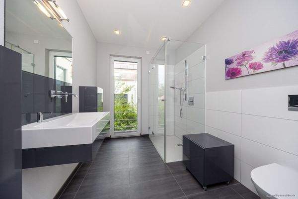 modernes Kinder-/Gästebad