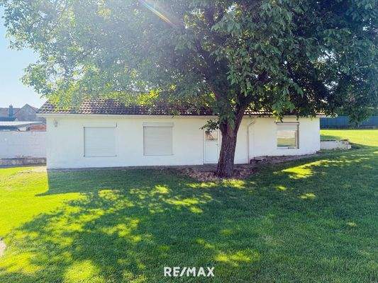 Nebengebäude mit Gästezimmer