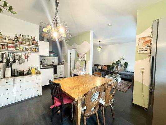 Wohn-Essbereich + Küche