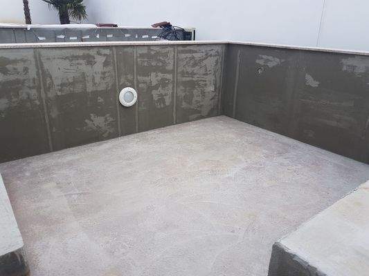 Rohbau Poolbereich.jpg