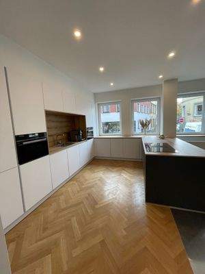 Designerküche und integrierter Kochinsel