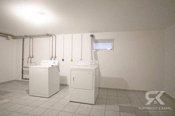 Wasch und Heizungsraum UG