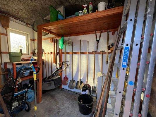 Abstellraum Garage
