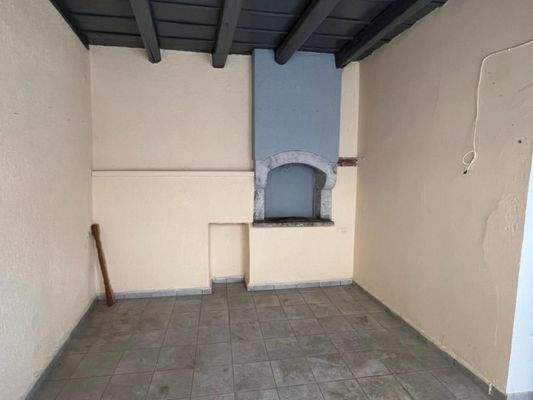 Kreta, Kritsa: Großes Gebäude im Dorfzentrum, ideal für gewerbliche und Wohnnutzung