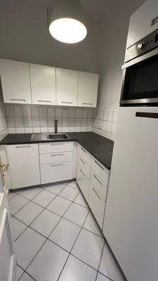 Küche mit Einbauküche