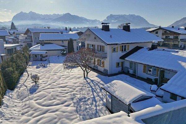 das Anwesen mit großem Garten