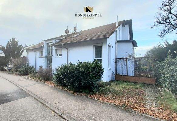 Hausansicht & Stellplatz