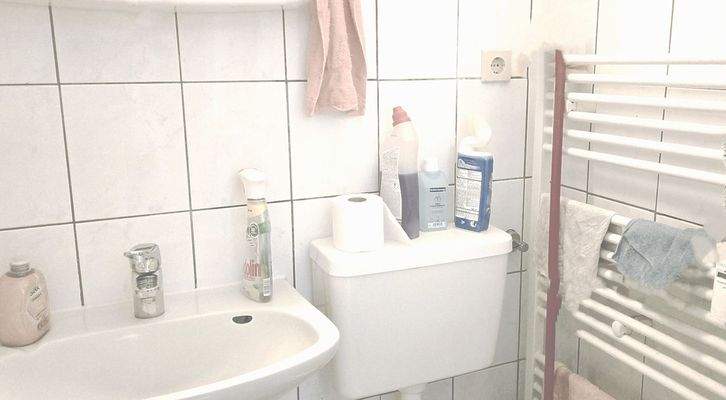 Handtuch-Heizkörper.Detail.Badezimmer.Bsp.