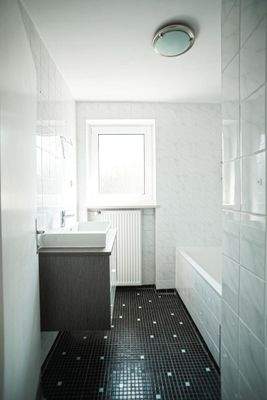 Badezimmer mit Tageslicht in Obergeschoss