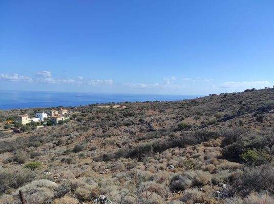 Kreta, Kokkino Chorio: Riesiges Grundstück mit Meerblick zu verkaufen