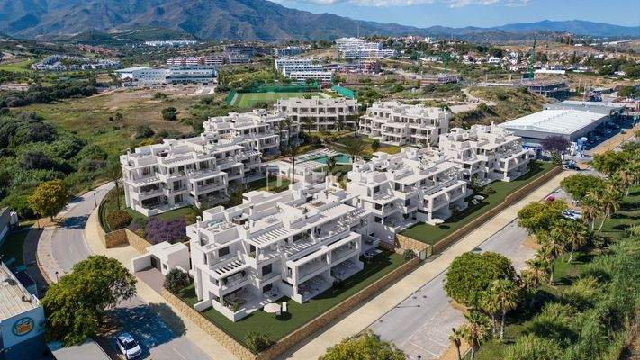 Newly-Built Apartments with Sea View in Estepona, Málaga