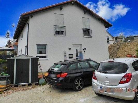 Seitenansicht mit Hauseingang