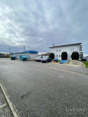 Außenansicht - Einfahrt & StellplaÌtze - 1