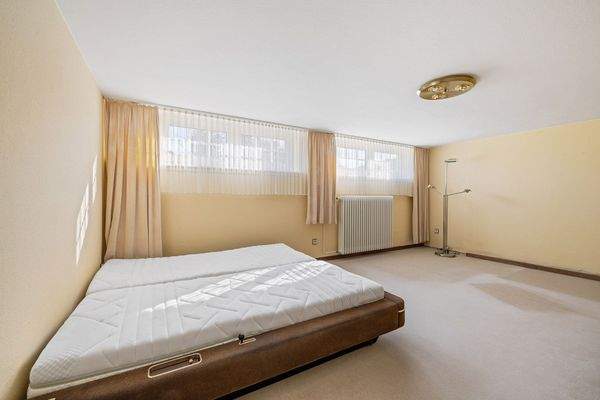 Schlafzimmer Untergeschoss