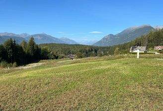 Blick auf Wälder und Berge