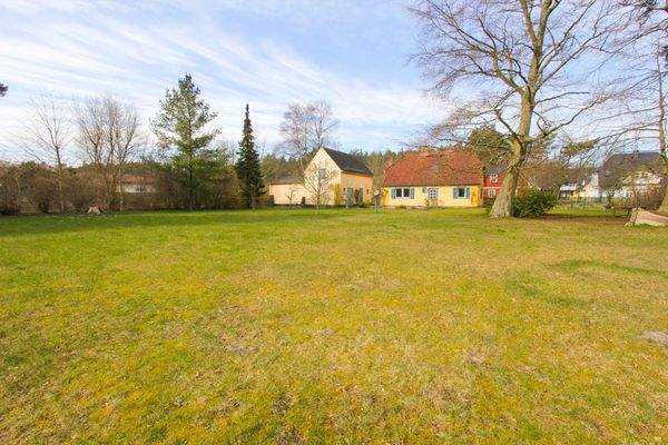 Grundstück und Haus