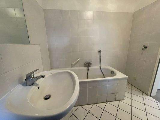 Wannenbad mit Fenster