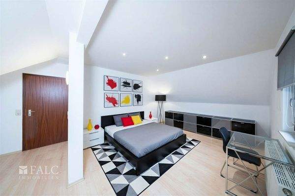 Schlafzimmer möbliert