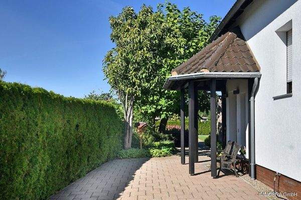 Eingangsbereich überdacht