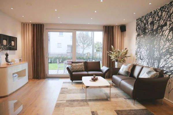 Wohnzimmer mit Gartenzugang