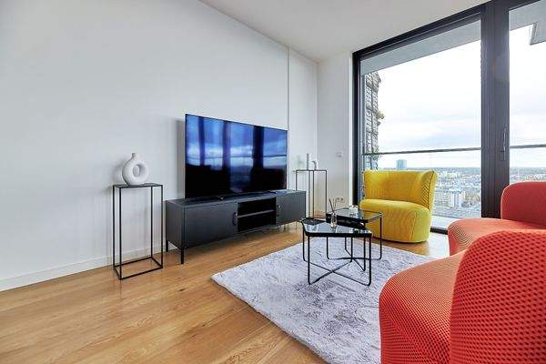 Bodentiefe Panoramafenster mit Südwest-Ausrichtung