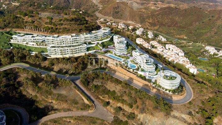 Sea View Flats with Luxury Design in Benahavis