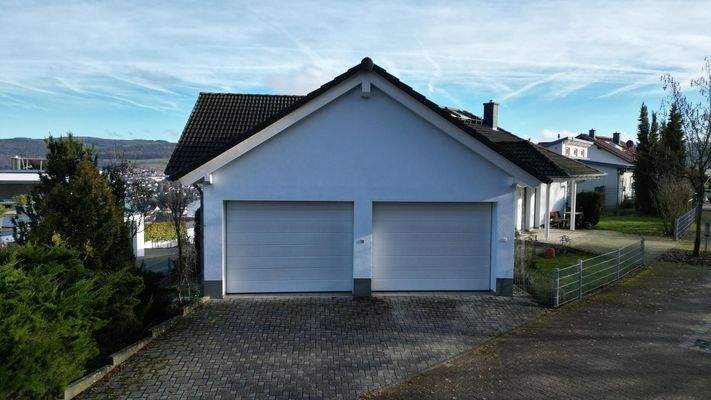 Doppelgaragen / direkter Zugang ins Haus