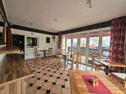 Frühstück im Wintergarten