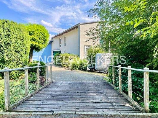 Idyllische Zufahrt zur Immobilie