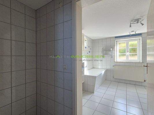 WE01 UG Abstellfläche 01 vor Badezimmer